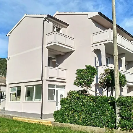 Petunija Apartment *